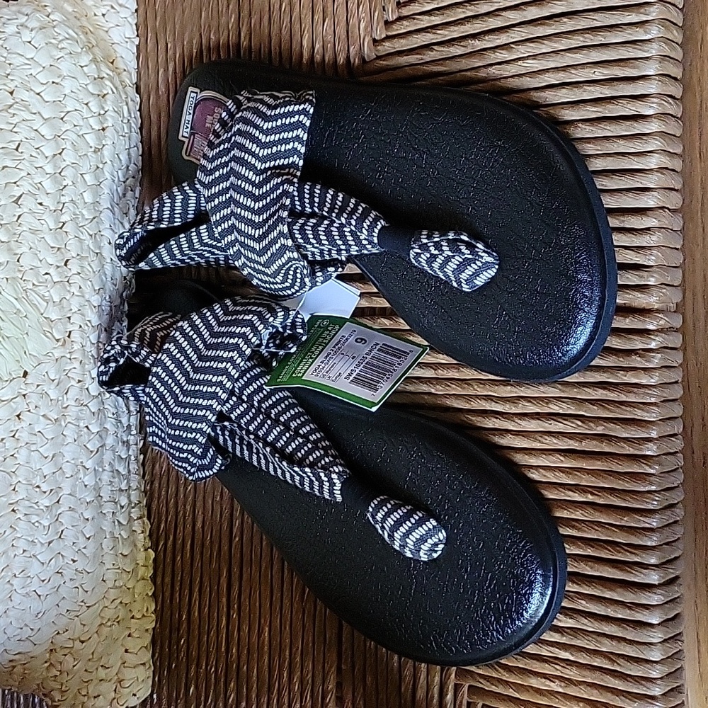Sanuk Yoga Sling 2, black/off white sandals, size 9 - Picture 4 of 10
